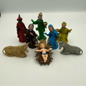 Vintage 8 piece plastic Nativity set made in Italy as is / paint loss